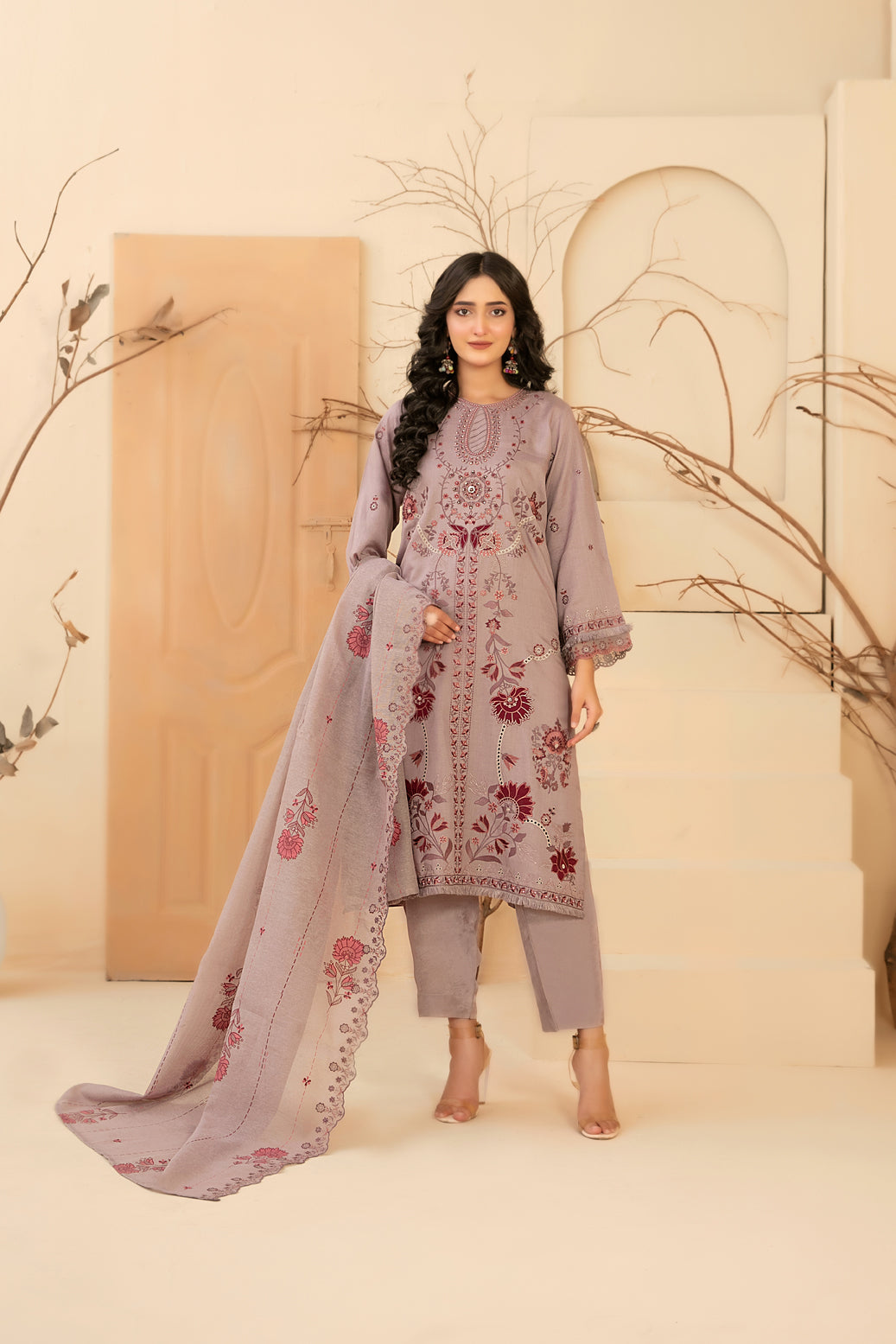 050A0694_820f4499-b6de-4885-b350-eb4667969491 D-4658 - Amaira - Image 1