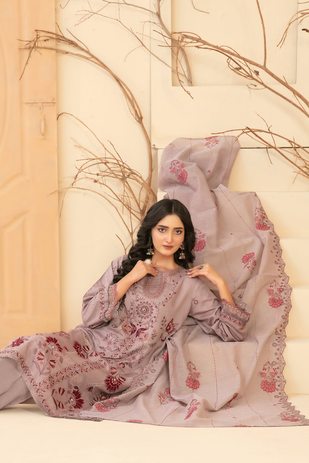 050A0706_7e4c9208-cd01-4d1e-b81d-23e7933ac37c D-4658 - Amaira - Image 3