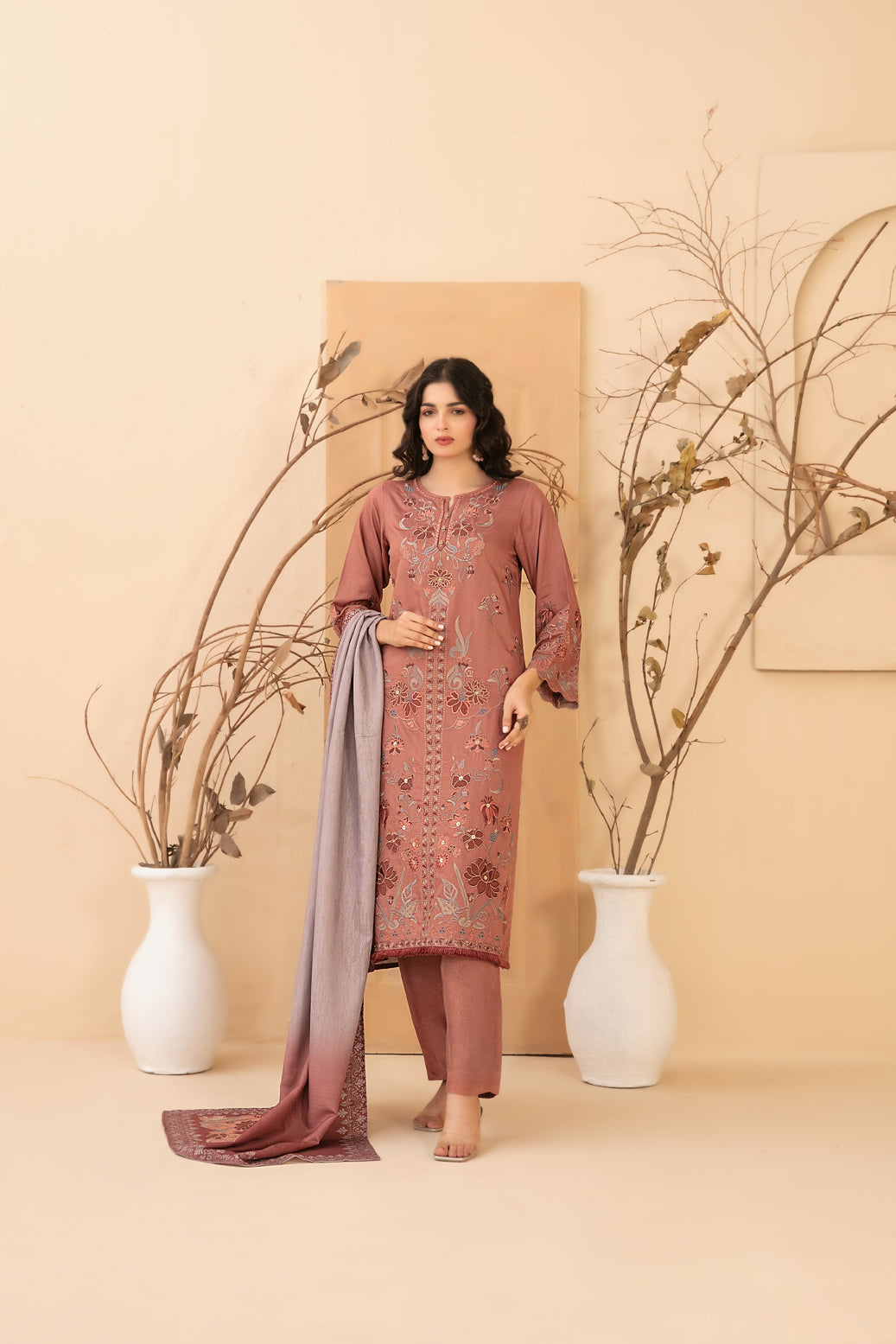 050A0711_38ea8acd-1496-4cf4-89e6-c0926ddba3fa D-4661 - Amaira - Image 1
